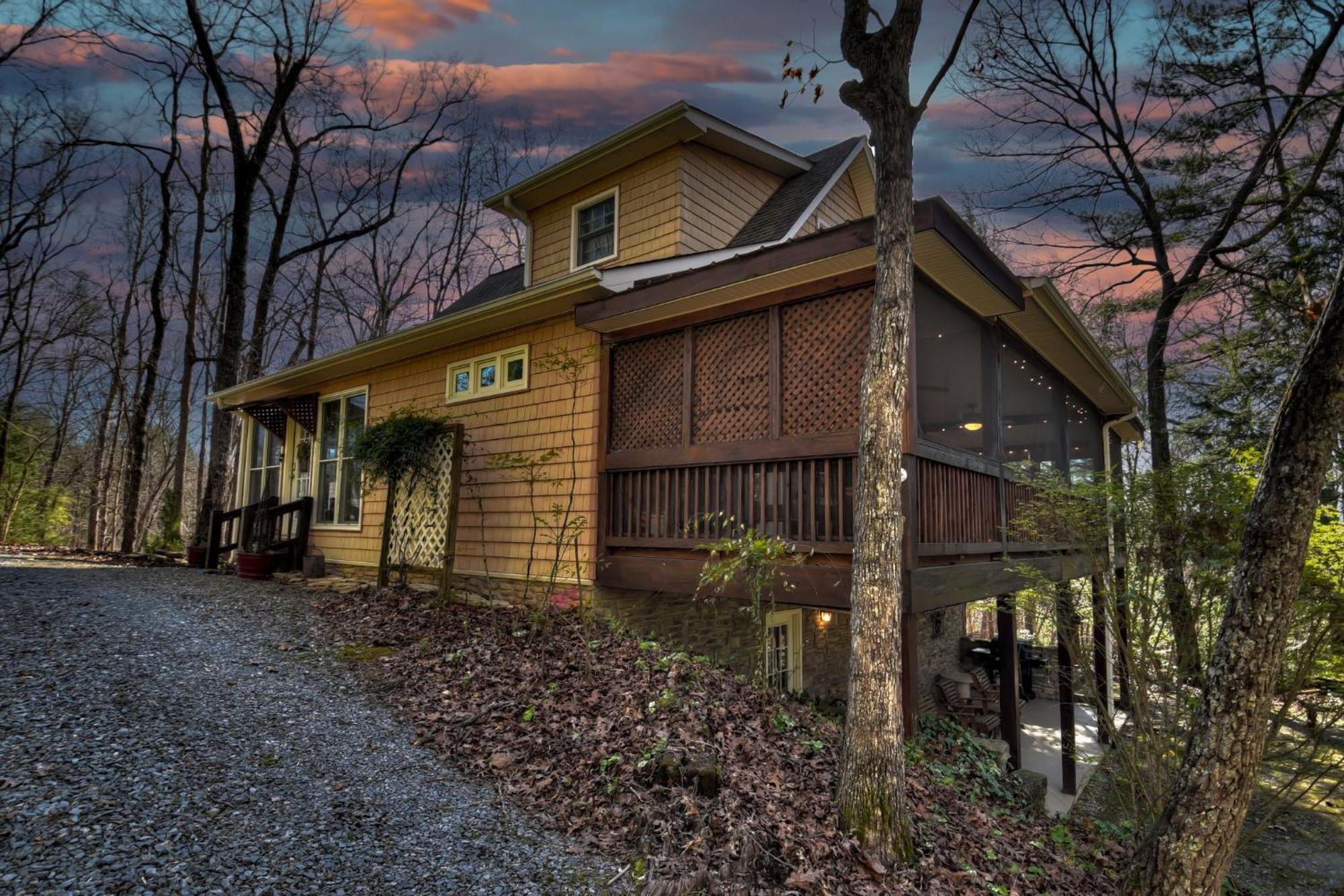 Southern Living Cottage Cozy Up By The Fire Relax On The Porch And Enjoy Peaceful Surroundings Blue Ridge Eksteriør bilde