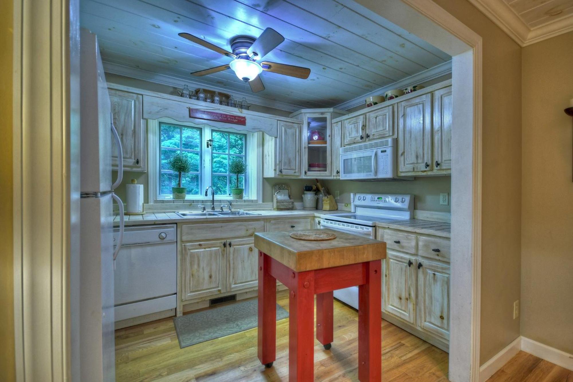Southern Living Cottage Cozy Up By The Fire Relax On The Porch And Enjoy Peaceful Surroundings Blue Ridge Eksteriør bilde