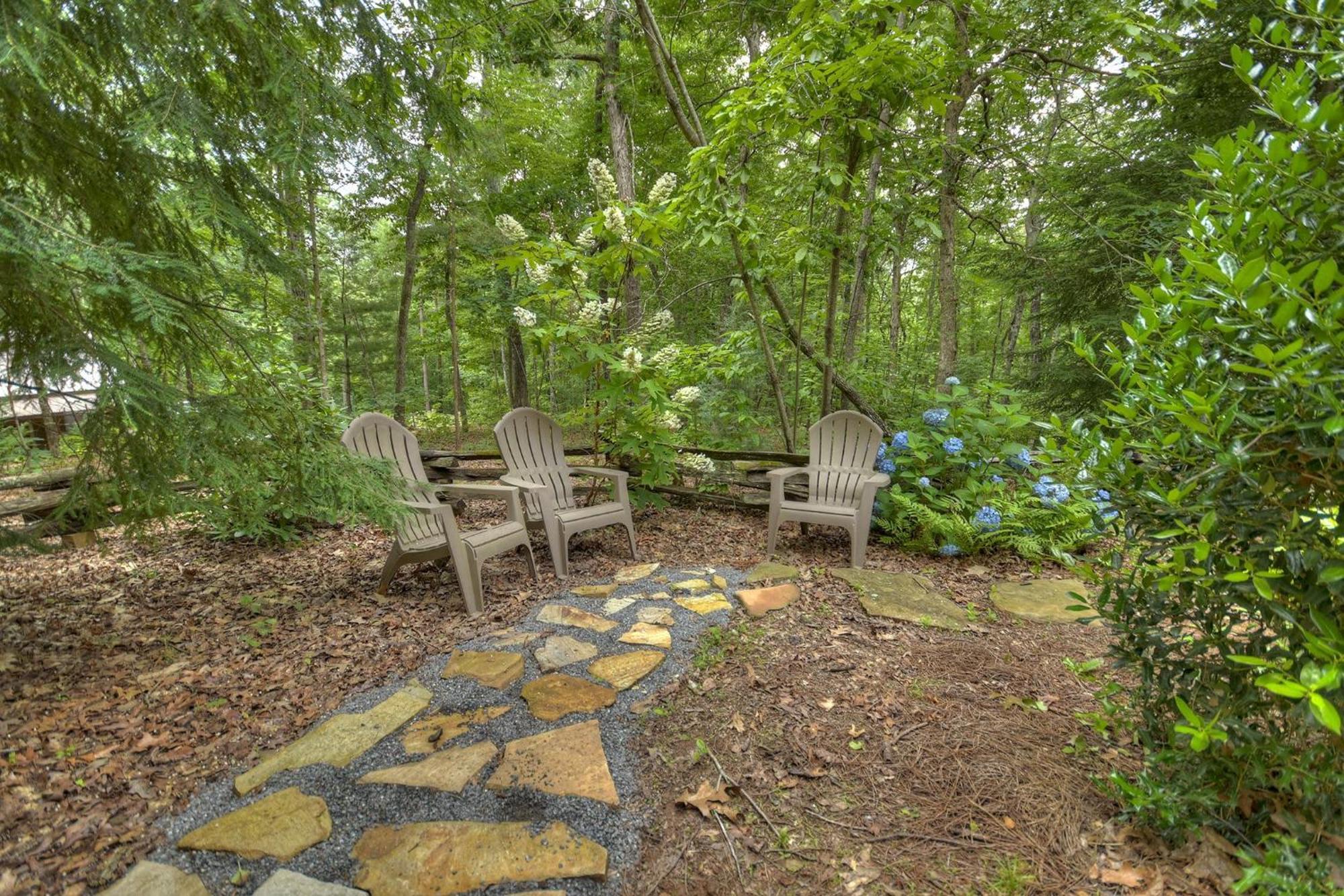 Southern Living Cottage Cozy Up By The Fire Relax On The Porch And Enjoy Peaceful Surroundings Blue Ridge Eksteriør bilde