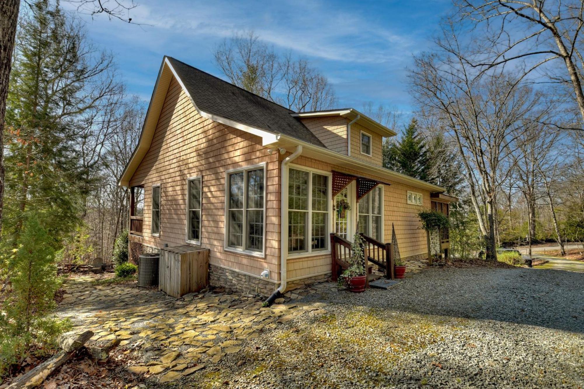Southern Living Cottage Cozy Up By The Fire Relax On The Porch And Enjoy Peaceful Surroundings Blue Ridge Eksteriør bilde